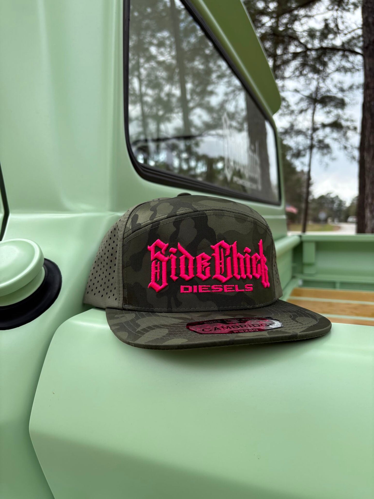 SIDECHICKDIESELS HAT PINK/GREEN CAMO
