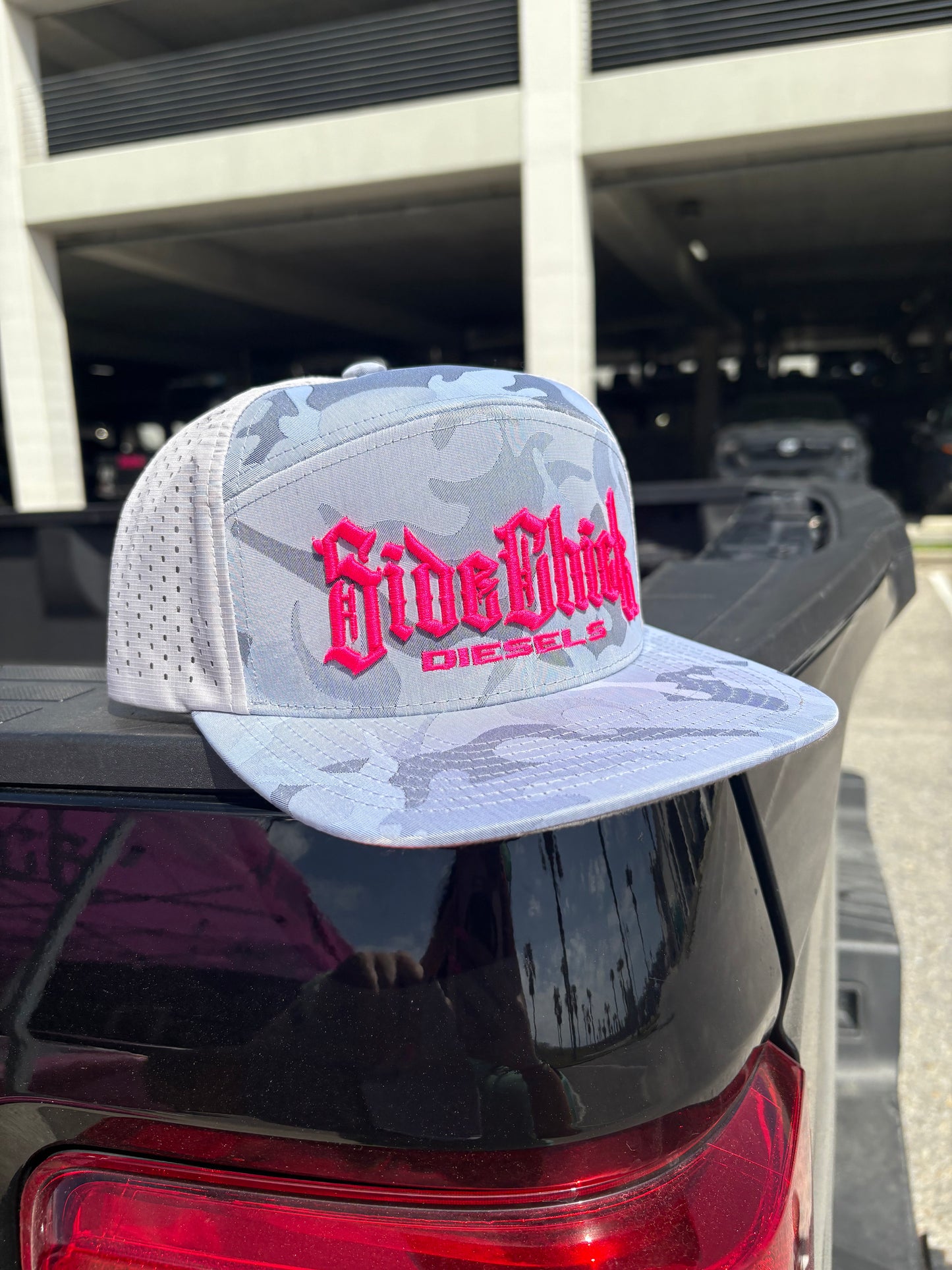 SIDECHICK DIESELS HAT PINK/GREY CAMO